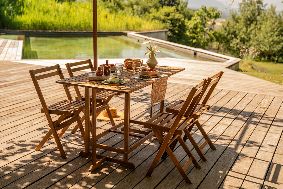 Set d'une table extensible avec rangements et de 4 chaises pliantes en bois massif CARMEN