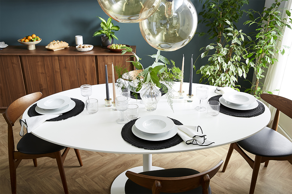 Table � manger design blanche ovale L170 cm HALIA
