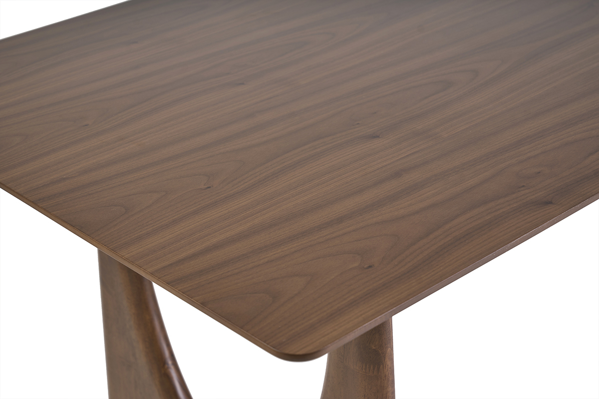 Plateau en bois fonc� noyer de la table � manger KUALA, angle vue rapproch�e