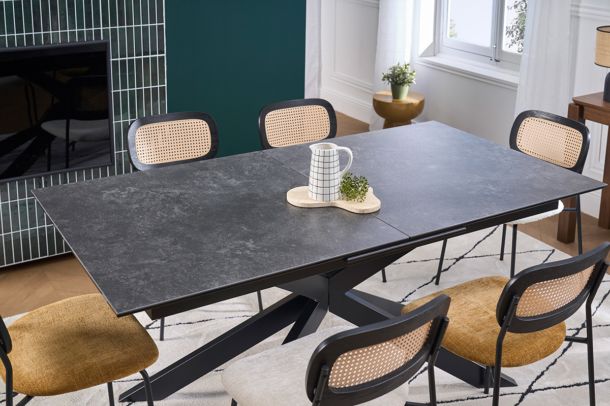 Table � manger extensible en c�ramique noire et m�tal L168-210 cm MELZA