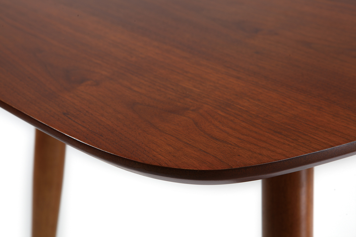 Table � manger extensible rectangulaire en bois fonc� avec finition lisse, vue de dessus.