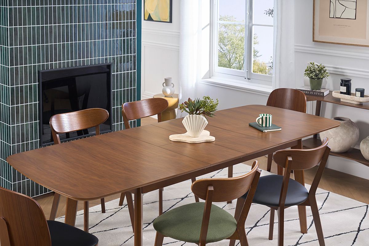 Table � manger extensible scandinave rallonges int�gr�es en bois fonc� noyer L168-228 cm LEENA