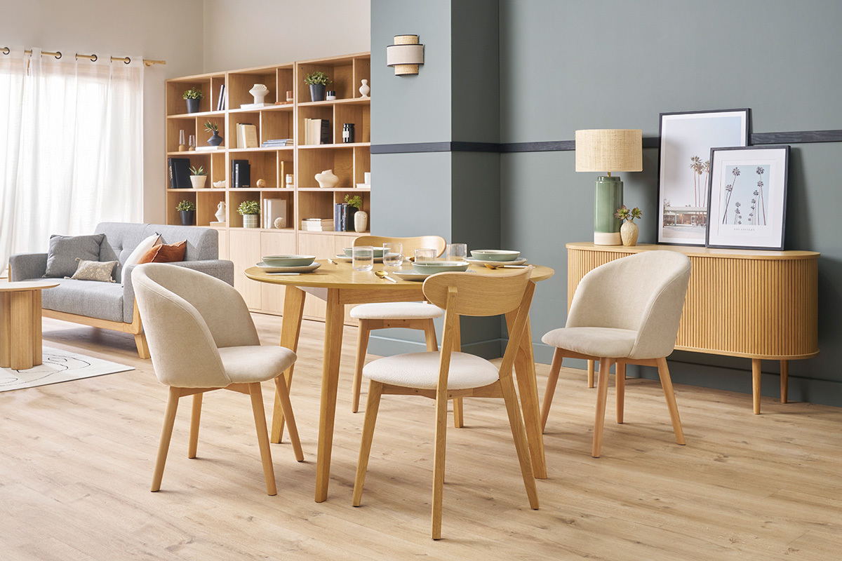 Table � manger ronde extensible finition ch�ne L120-150 cm LEENA