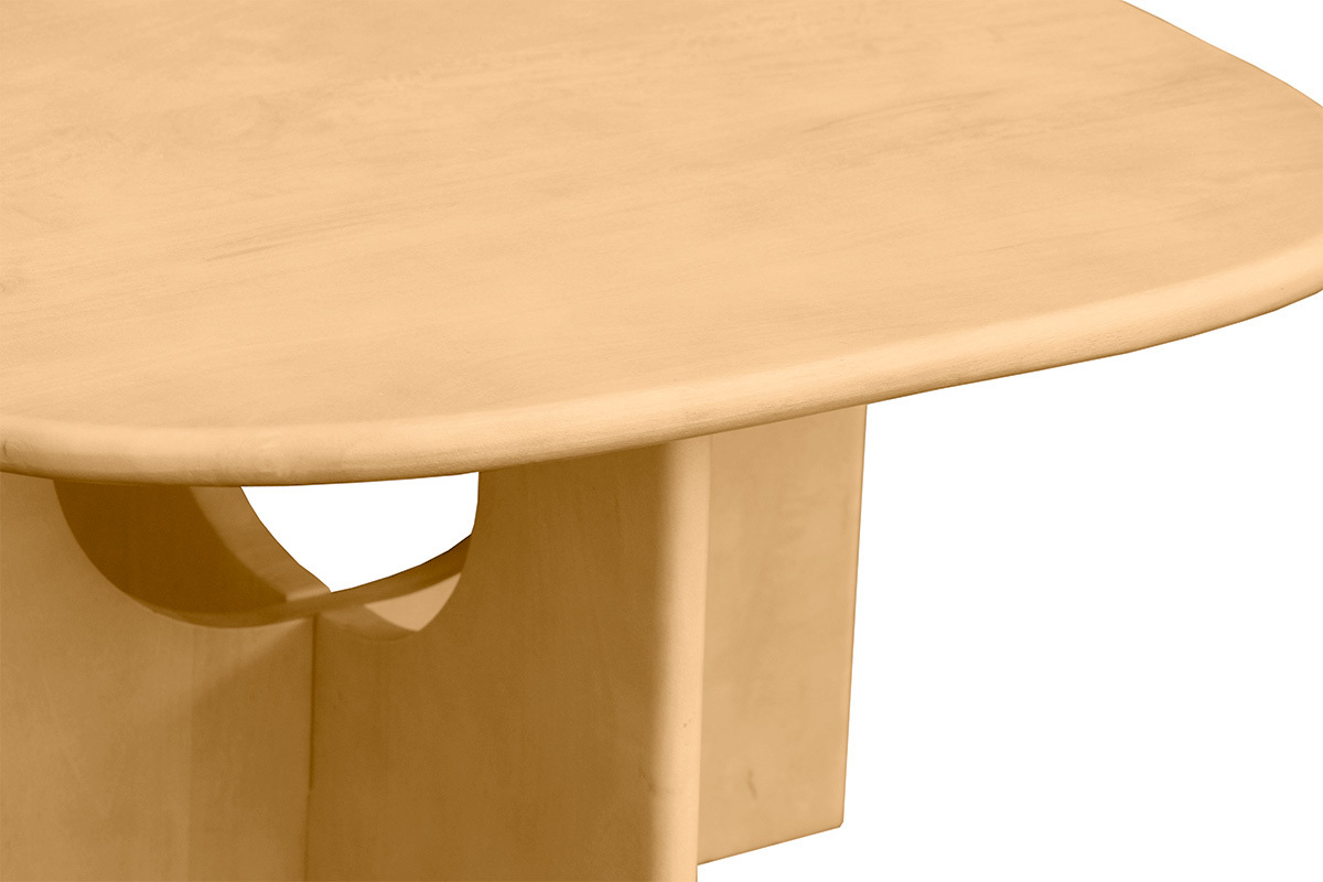 Table basse carr�e en manguier massif, vue rapproch�e du plateau et des bords arrondis.