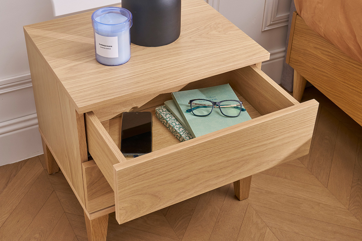 Table de chevet avec rangements 2 tiroirs scandinave bois clair ch�ne FREDDY