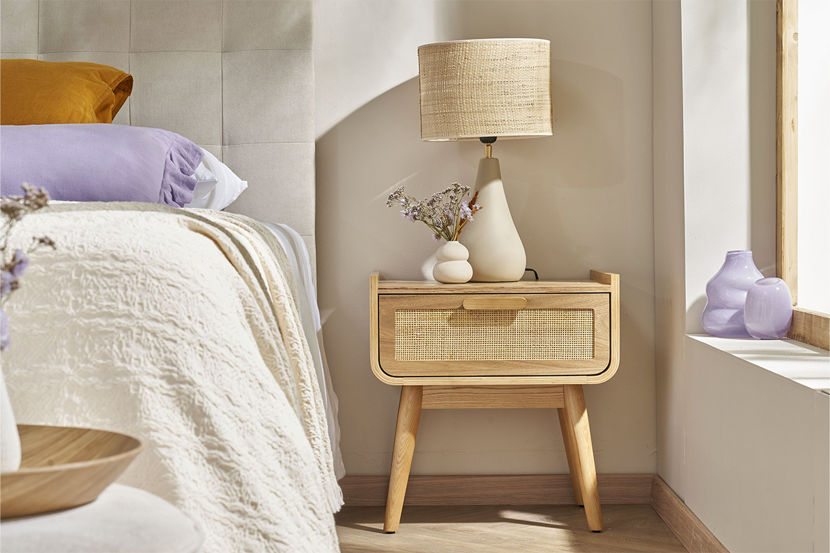 Table de chevet avec tiroir en bois clair fr�ne et cannage rotin ATH�NE