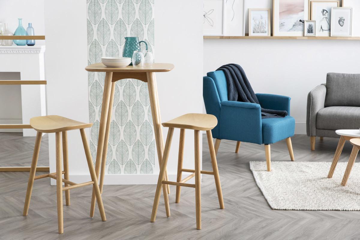 Table haute carr�e fr�ne scandinave L60 cm BALTIK
