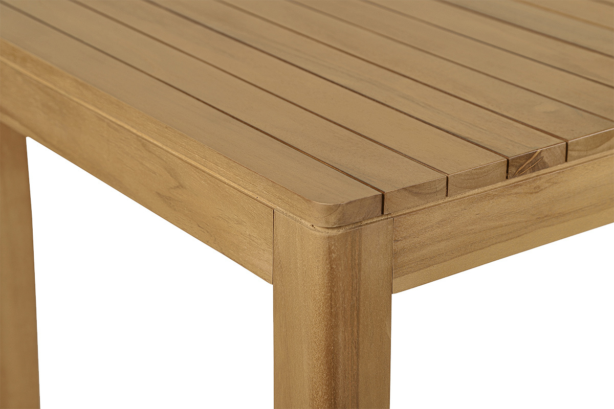 Table haute de jardin en teck massif, vue rapproch�e sur le plateau en lattes
