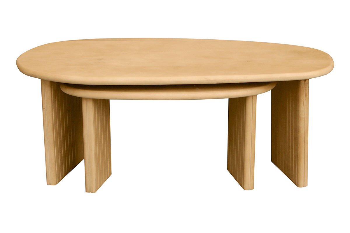 Tables basses gigognes en bois de manguier massif, vue de face, design organique avec pieds rainur�s.