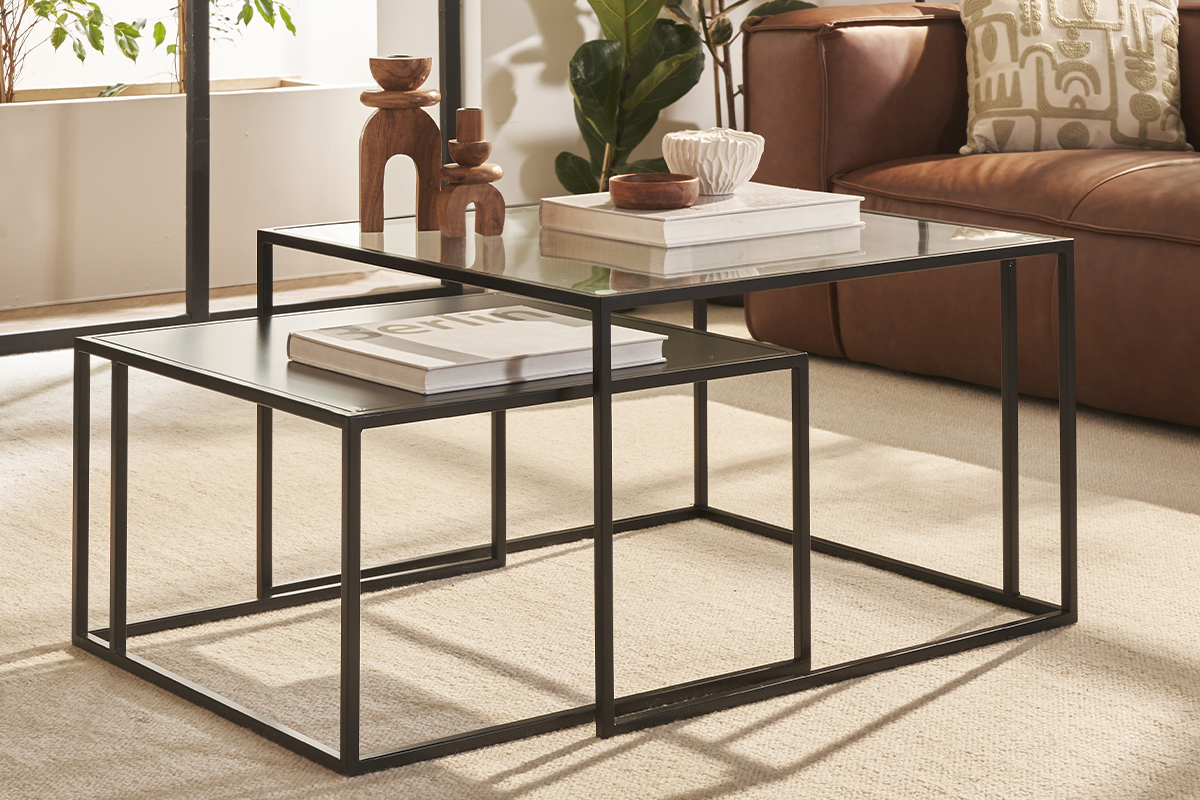Tables basses gigognes carr�es design verre tremp� et m�tal noir (lot de 2) TAHL