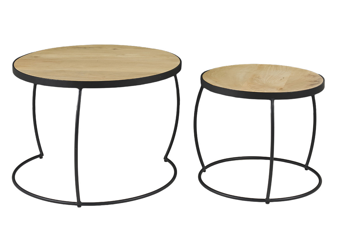 Tables basses gigognes rondes en bois de manguier et m�tal, lot de deux, vue de face.