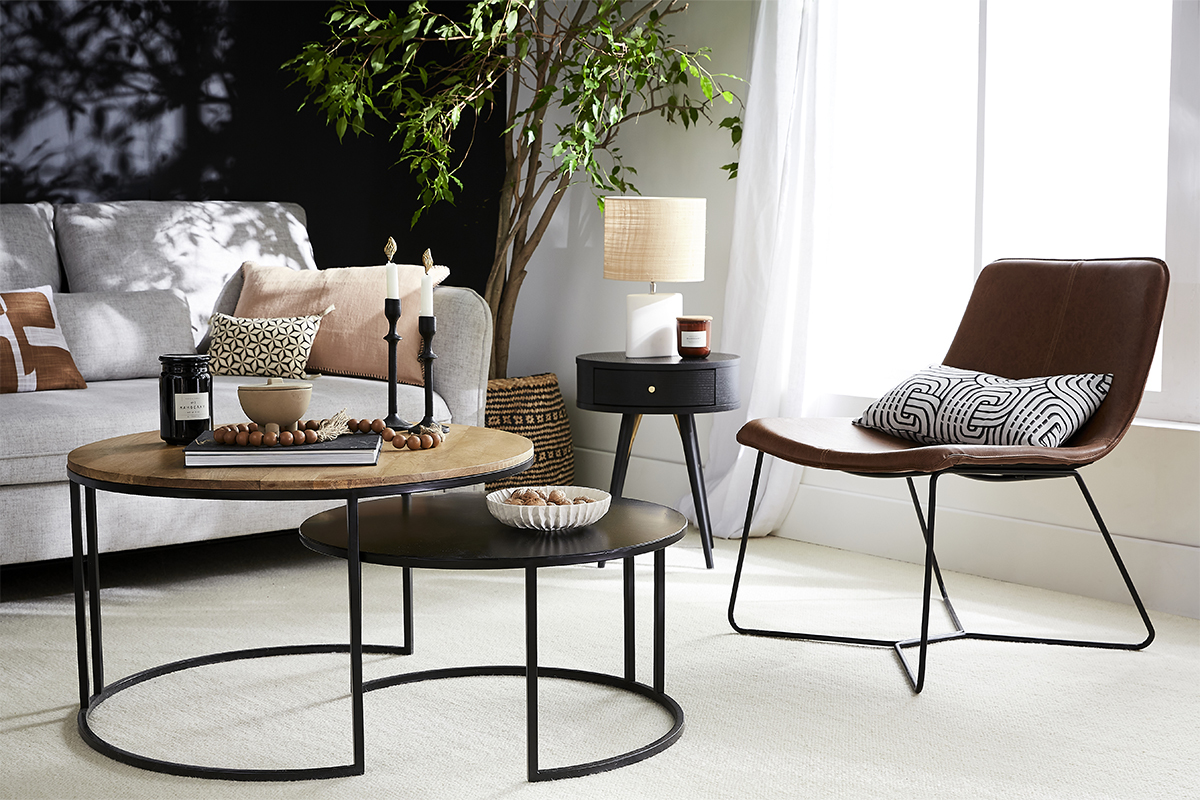 Tables basses gigognes rondes bois manguier massif et m�tal noir (lot de 2) TAHL