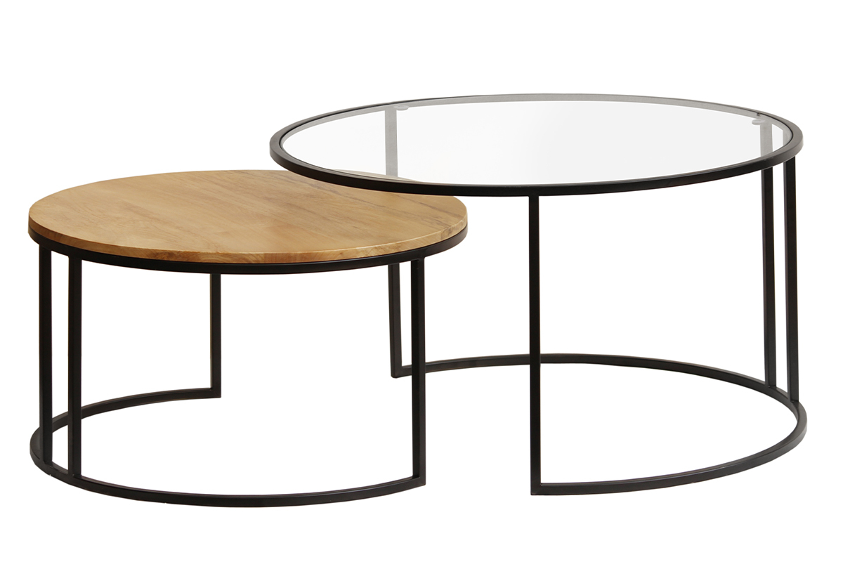 Deux tables basses gigognes, l'une en verre, l'autre en bois, avec structure m�tallique noire.