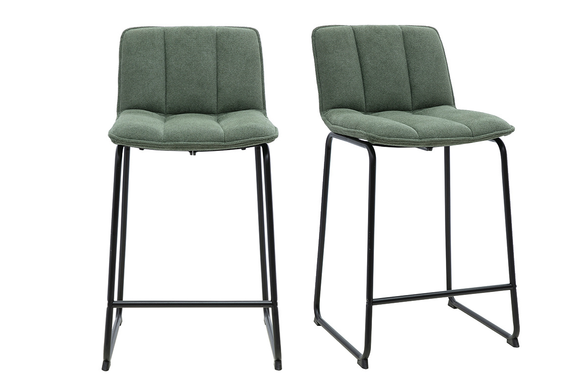 Lot de 2 tabourets de bar en tissu chenille vert kaki et m�tal noir, vue de face.