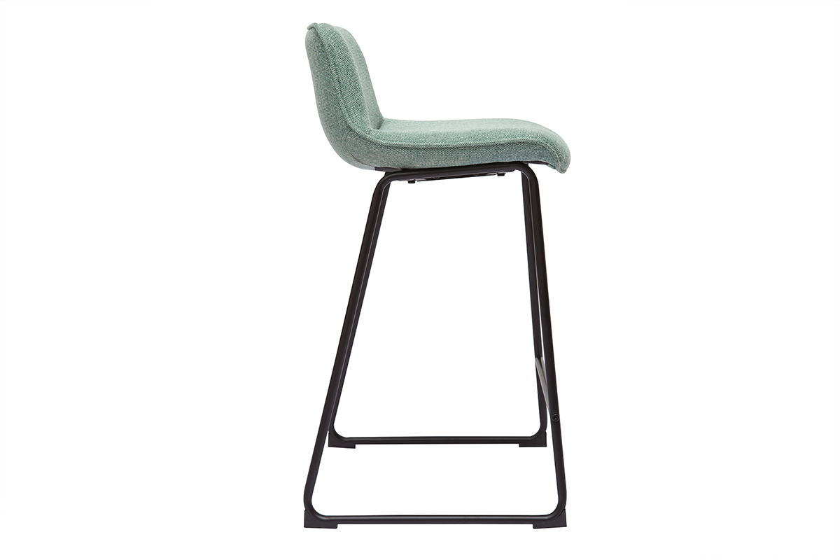 Tabouret de bar c�ladon en tissu effet velours, pi�tement m�tal noir, vue de profil.