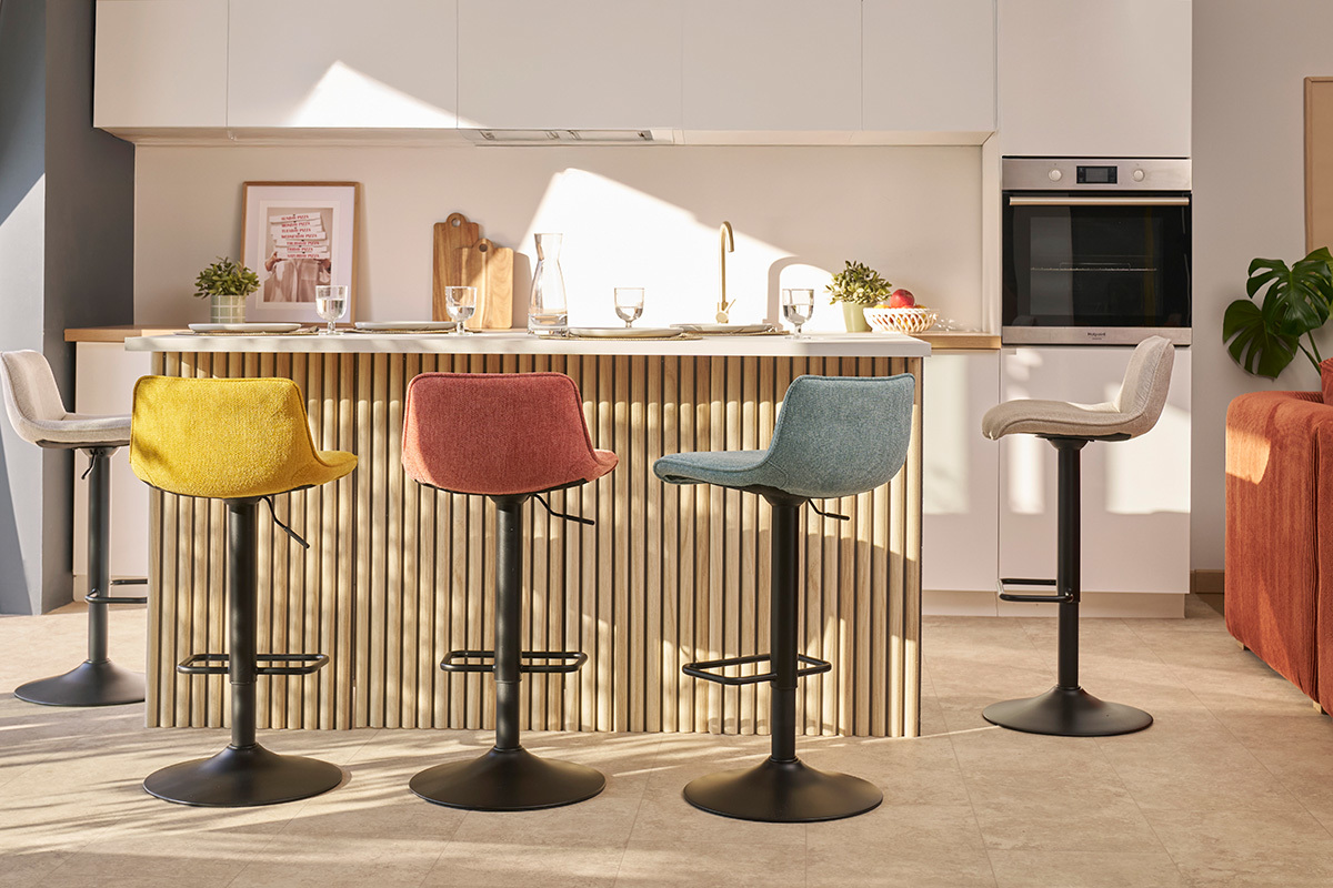 Tabourets de bar r�glables en tissu effet velours textur� vert c�ladon et m�tal (lot de 2) BOOST