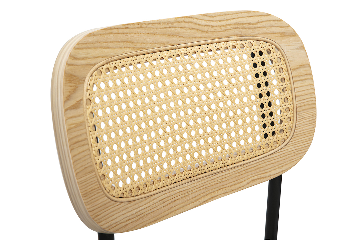 Dossier en cannage rotin, cadre en bois clair, vue rapproch�e du tabouret design MIRANDA.
