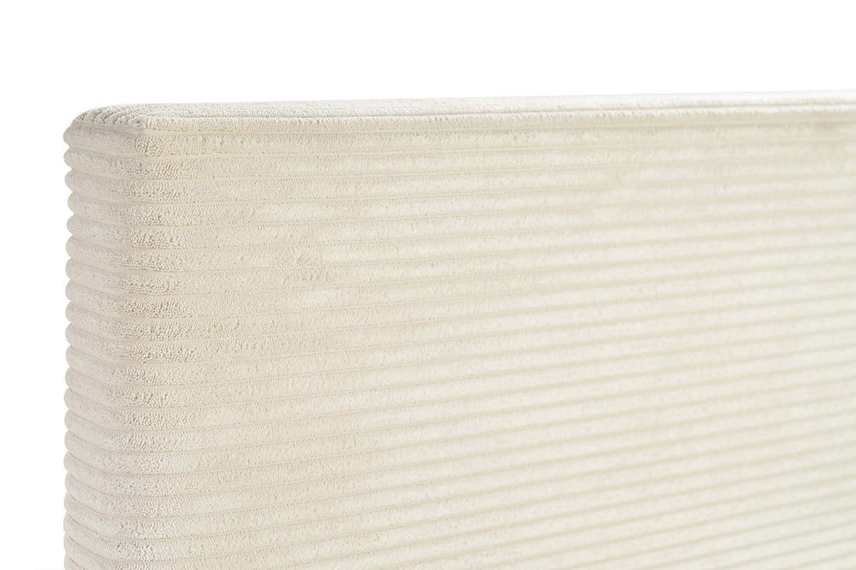 T�te de lit en velours c�tel� beige vue zoom�e, lignes r�guli�res.