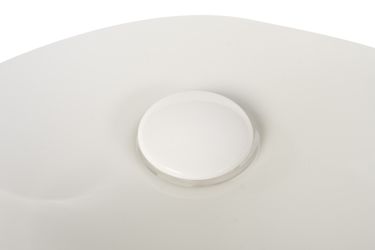 Vasque ovale en c�ramique blanche avec bonde, vue de dessus zoom�e